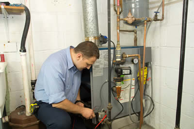 Gas pipe technician